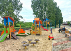 В Добровском районе появилась новая детская площадка 